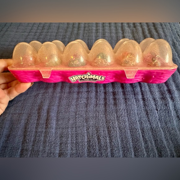 Hatchimals set of 12 with Carrying Case - Picture 2 of 4